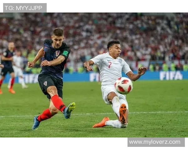 克罗斯的足球之路：从青训小将到世界顶级中场的传奇旅程