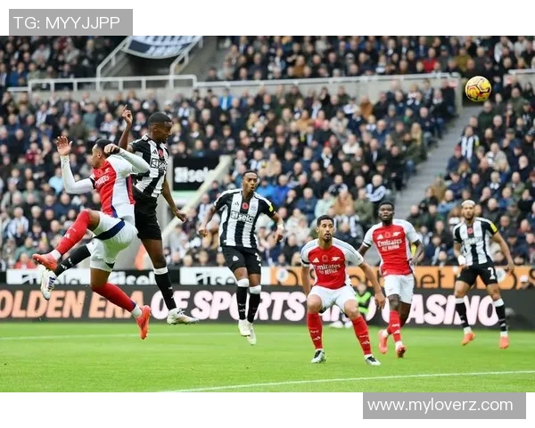 沙尔克与汉堡激情对决直播全程回顾与精彩瞬间分析