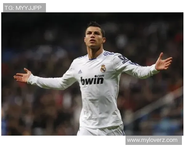 达尼洛的足球旅程与成长故事：从青涩少年到场上明星的蜕变之路