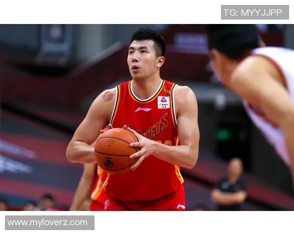 邹雨宸：从篮球新星到职业生涯巅峰的奋斗历程与荣耀时刻