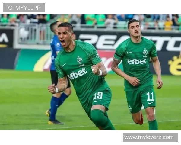 费伦茨与基辅的较量揭示了足球战术与团队合作的重要性