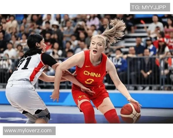 中国女篮迎战美国女篮巅峰对决期待精彩瞬间与荣耀时刻的碰撞