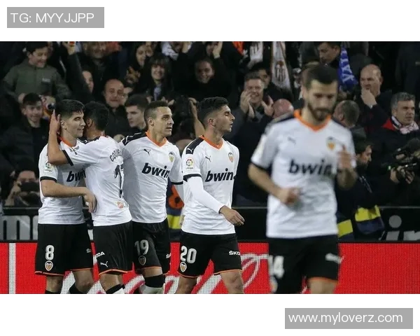 巴伦西亚主场迎战埃瓦尔争夺西甲积分榜关键战役