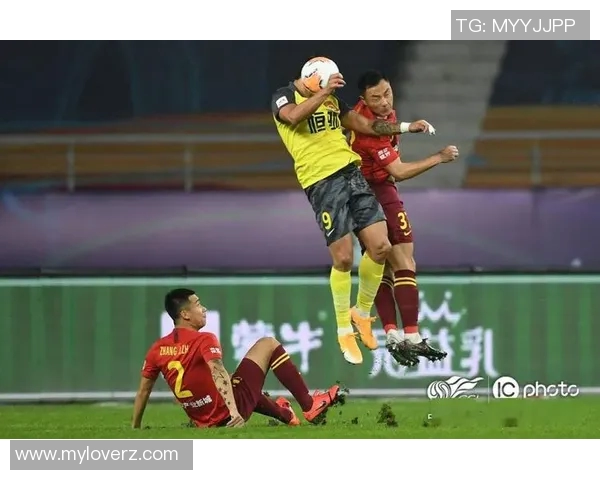 广州富力与河北华夏激战正酣谁能在这场较量中笑到最后