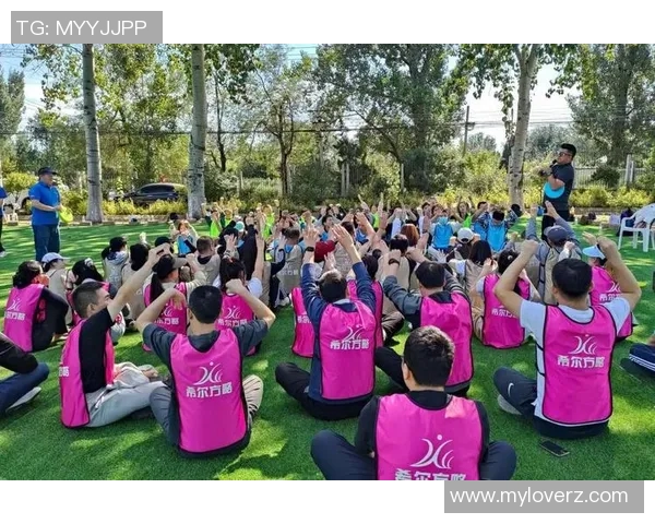 广州飞盘队灵活性引发热议球员表现与战术选择成焦点讨论MBA 广州飞盘队灵活性引发热议球员表现与战术选择成焦点讨论MBA