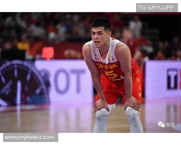 方硕的篮球之路:从青年才俊到职业赛场的奋斗与成长 方硕的篮球之路:从青年才俊到职业赛场的奋斗与成长