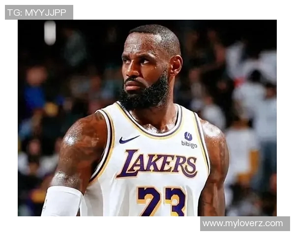 詹姆斯历史性成就达成四万分加一万板一万助的辉煌时刻